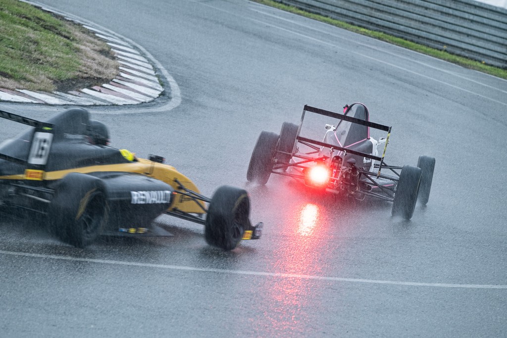 Regnen væltede ned over Padborg Park til søndagens sidste heat
(Foto: Formel 4 Danmark / Kim Gripping)